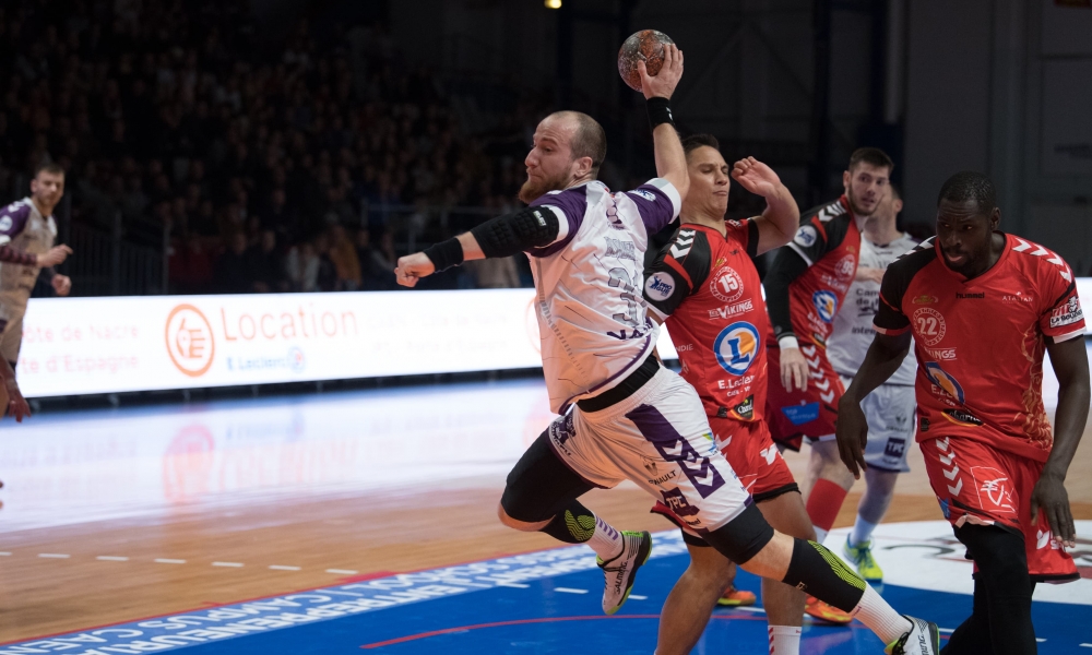 Un derby tout de mauve vêtu. 31-27 pour la JS face aux vikings