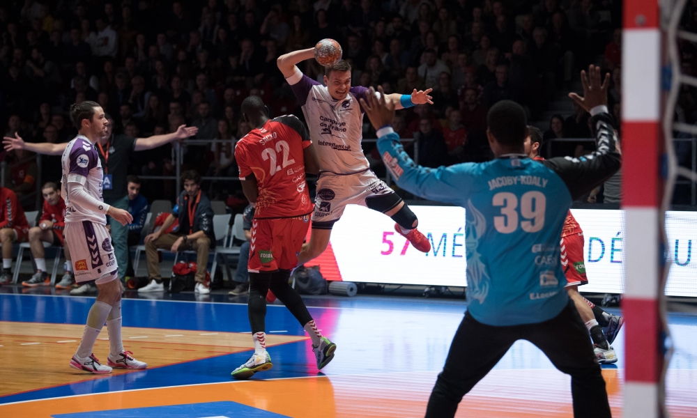 Un derby tout de mauve vêtu. 31-27 pour la JS face aux vikings