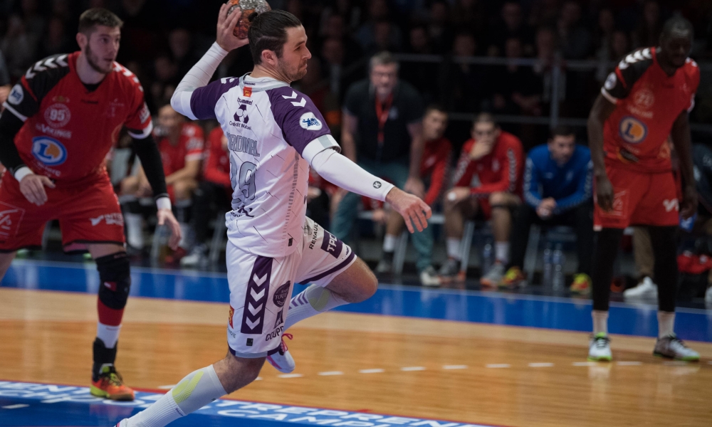 Un derby tout de mauve vêtu. 31-27 pour la JS face aux vikings