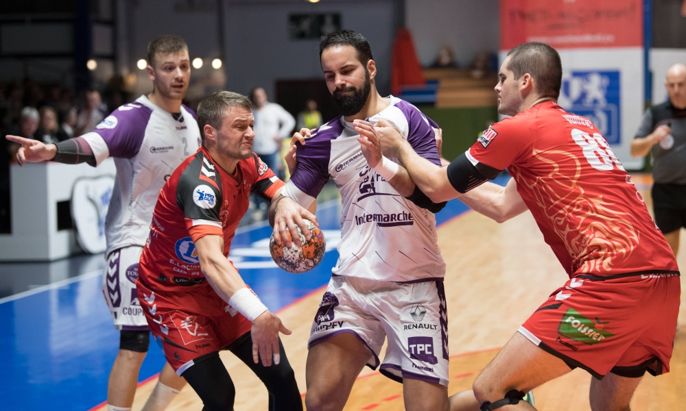 Un derby tout de mauve vêtu. 31-27 pour la JS face aux vikings