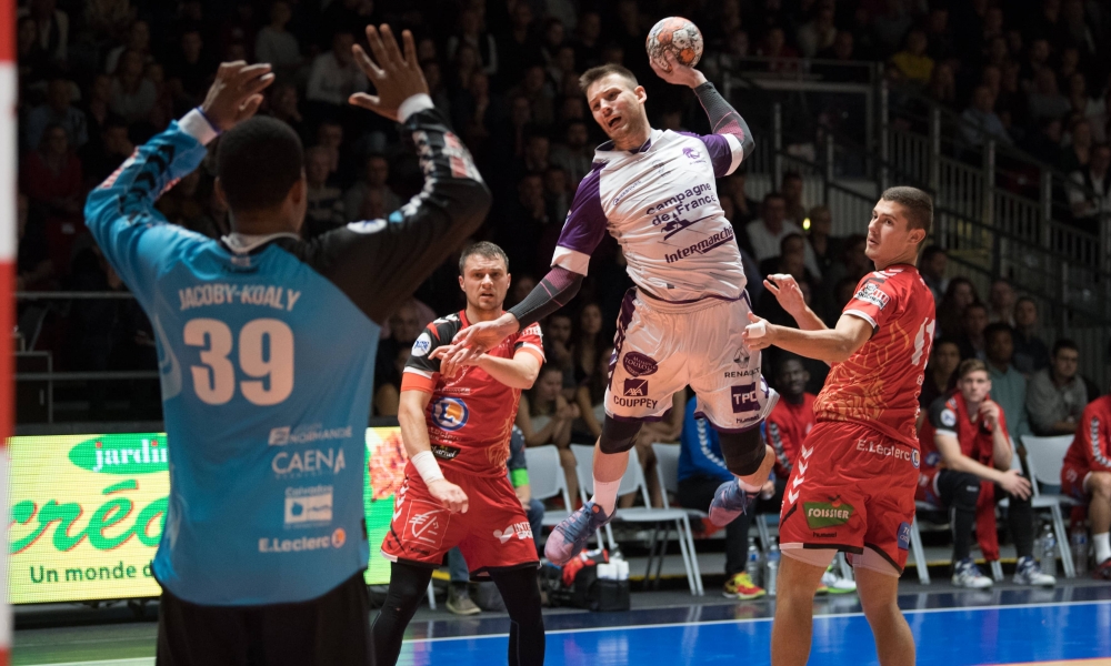 Un derby tout de mauve vêtu. 31-27 pour la JS face aux vikings