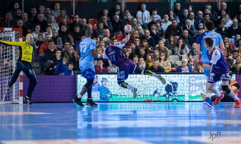 Un gros match des Mauves face au leader. Défaite trsè très honrable. 30-31