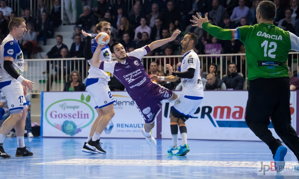 Face au SM Vernon, les Mauves s'adjugent le derby et le maintien. 28-27 