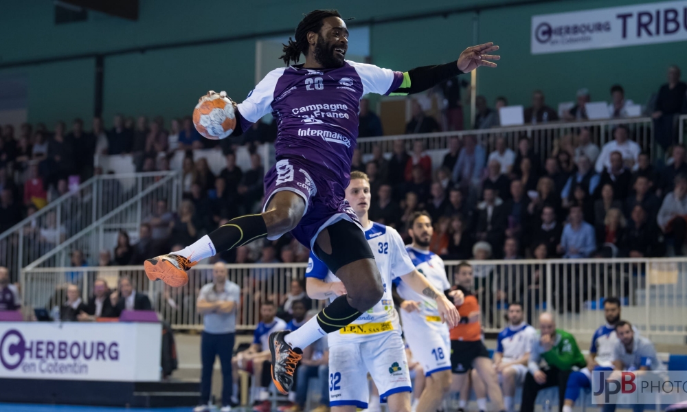 Face au SM Vernon, les Mauves s'adjugent le derby et le maintien. 28-27