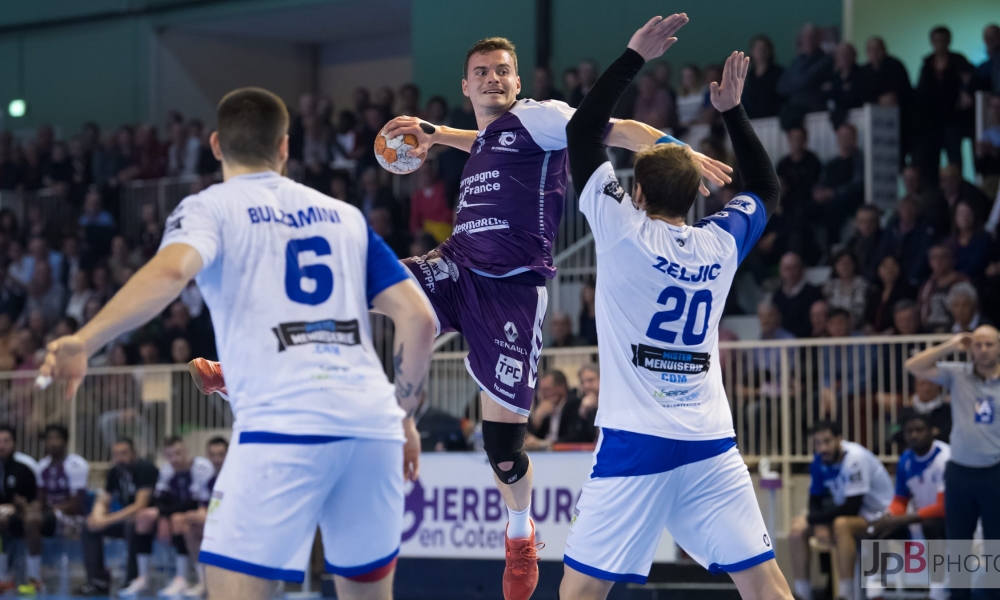 Face au SM Vernon, les Mauves s'adjugent le derby et le maintien. 28-27