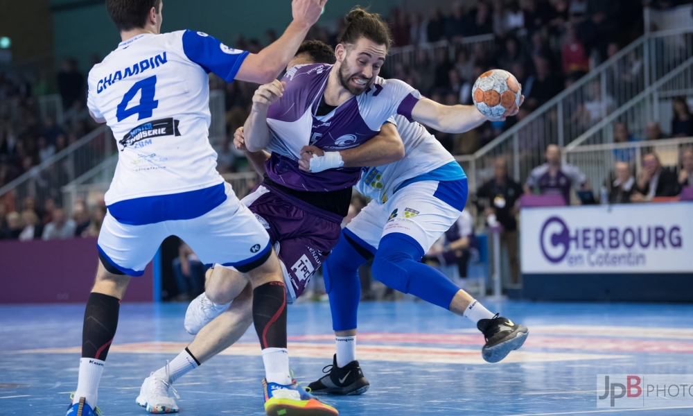 Face au SM Vernon, les Mauves s'adjugent le derby et le maintien. 28-27