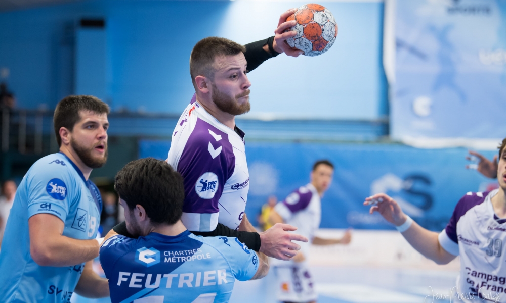 Chartres trop fort pour une JS diminuée mais combattante.