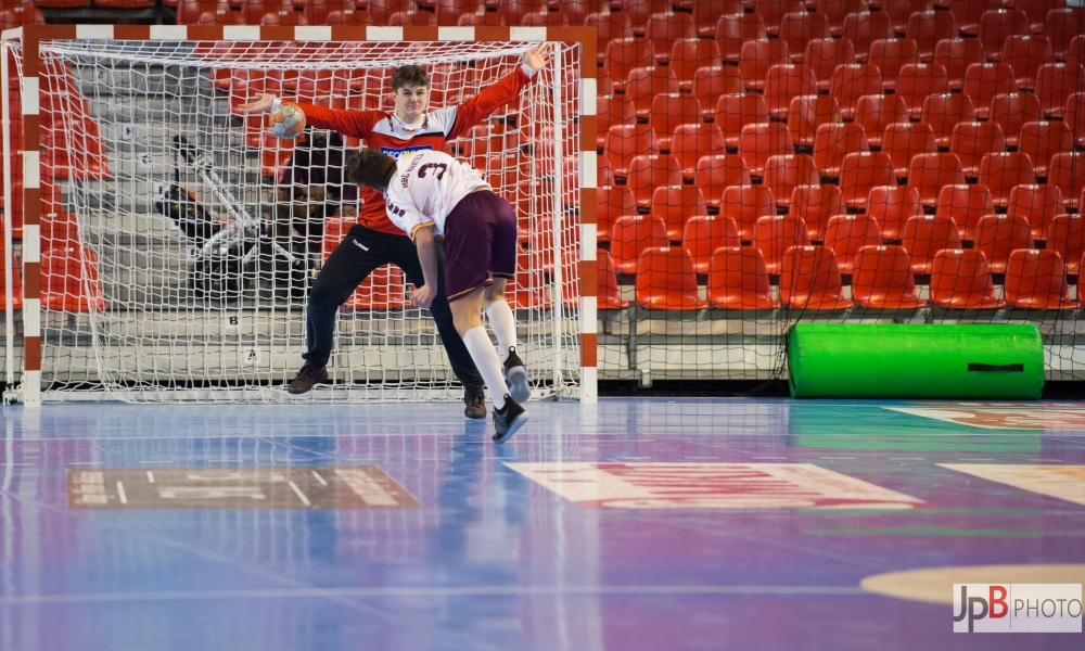 Les U18M s"inclinent d'un but devant le HBC nantes. 
