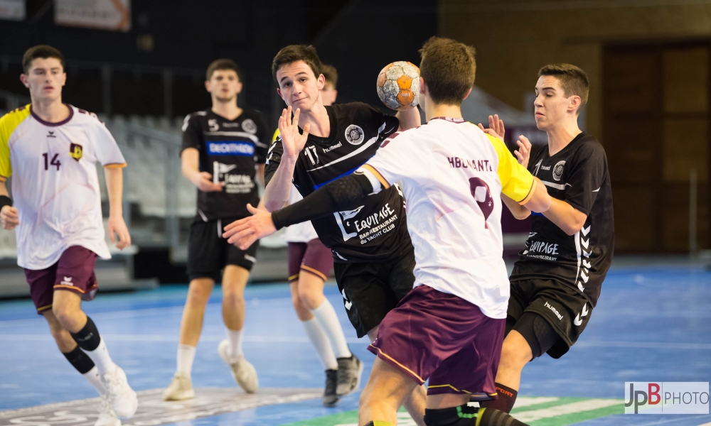 Les U18M s"inclinent d'un but devant le HBC nantes. 