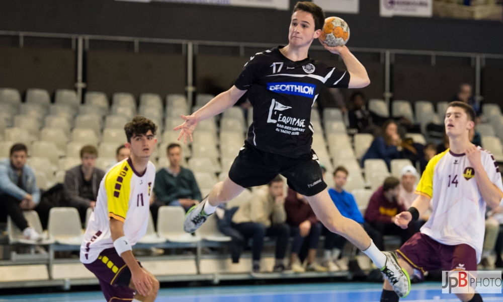 Les U18M s"inclinent d'un but devant le HBC nantes. 