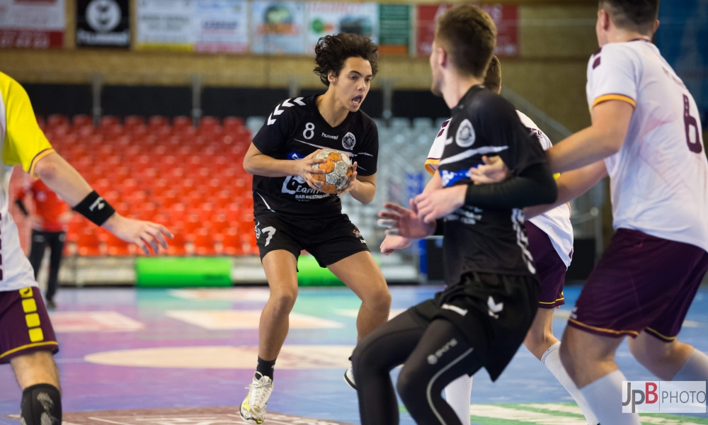 Les U18M s"inclinent d'un but devant le HBC nantes. 