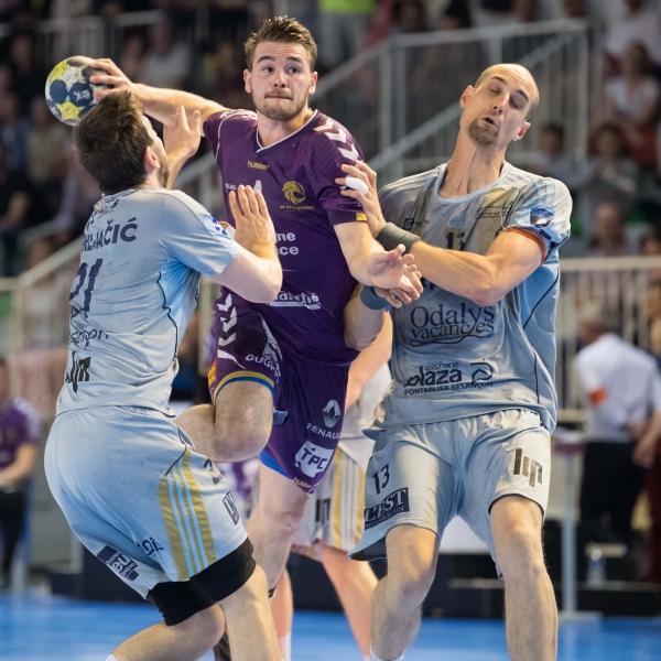 La JSC fait une bouchée des bisontins 42-33