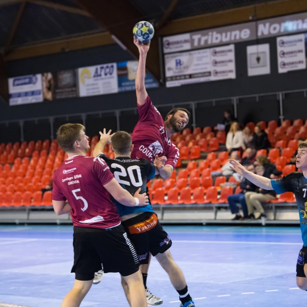Victoire contre St Renan, et la réserve retouve la tête du championnat