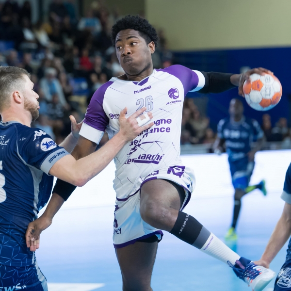 Défaite des Mauves à Saran, décidemment trop fort.