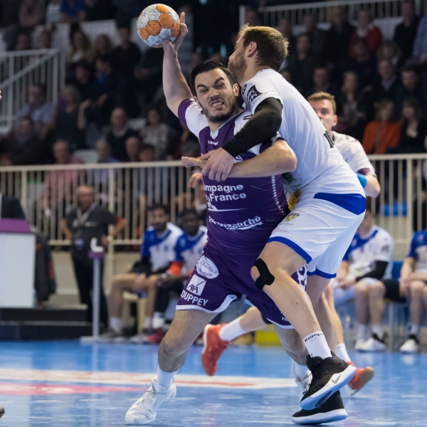 Face au SM Vernon, les Mauves s'adjugent le derby et le maintien. 28-27