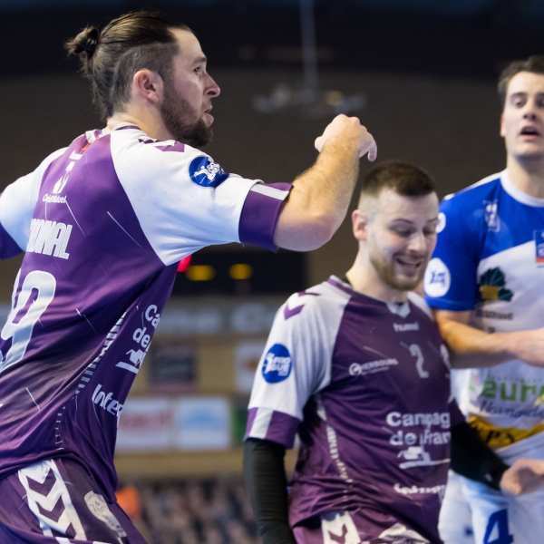 Face au SM Vernon, les Mauves s'adjugent le derby et le maintien. 28-27