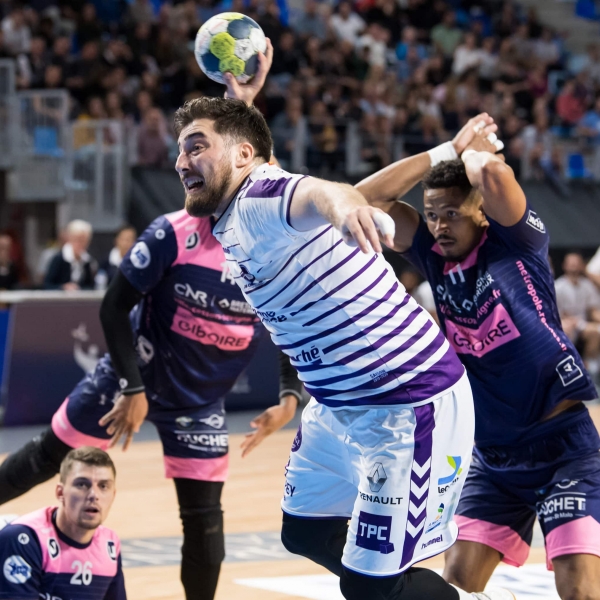 Les Mauves tenus en échec...... à Cesson.....Belle parité 26-26